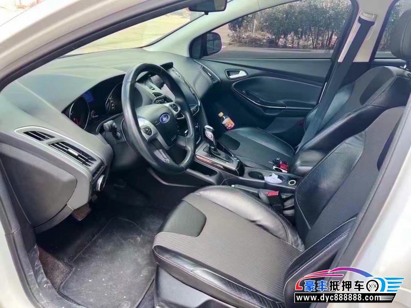 14年福特福克斯轿车抵押车出售