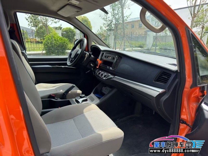 23年东风风行菱智轿车抵押车出售