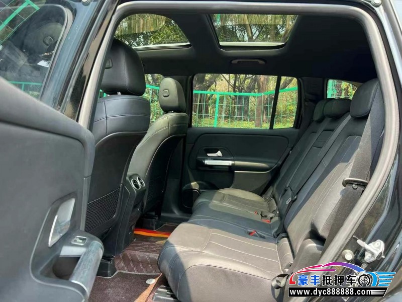 21年奔驰GLB轿车抵押车出售