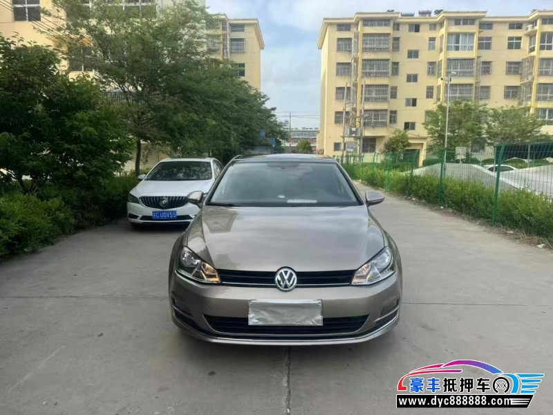 14年大众高尔夫轿车抵押车出售