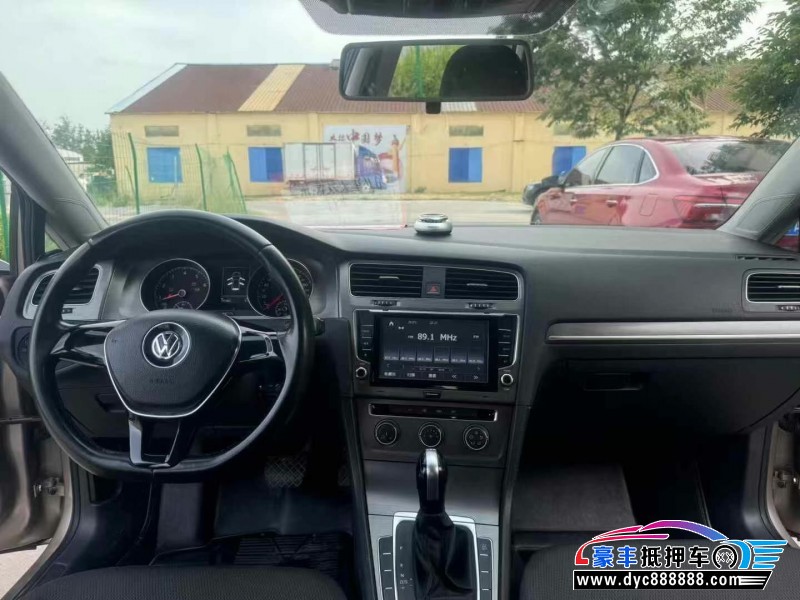 14年大众高尔夫轿车抵押车出售