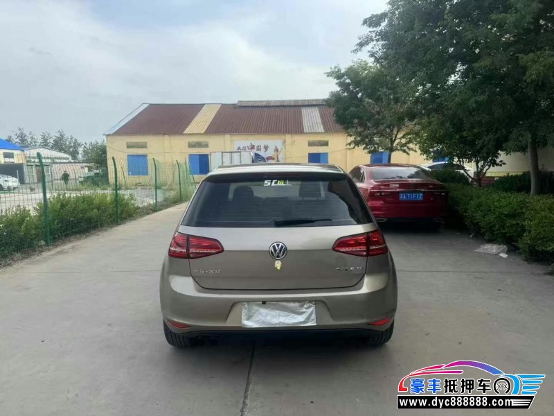 14年大众高尔夫轿车抵押车出售