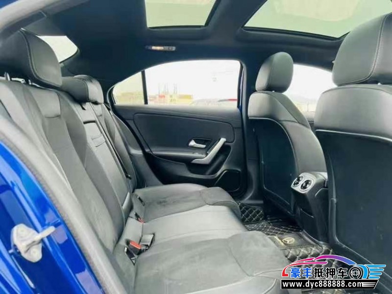 20年奔驰A轿车抵押车出售