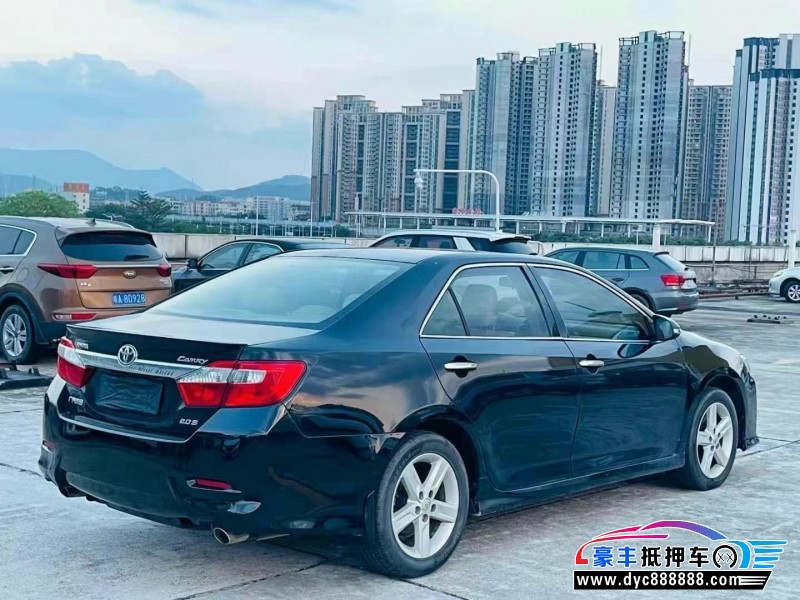 13年丰田凯美瑞轿车抵押车出售