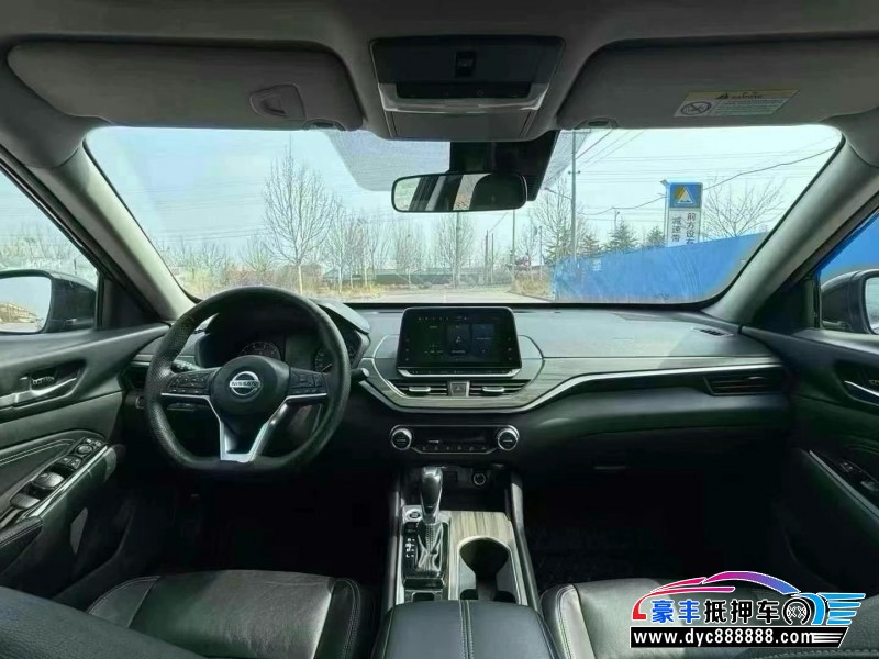 21年日产天籁轿车抵押车出售