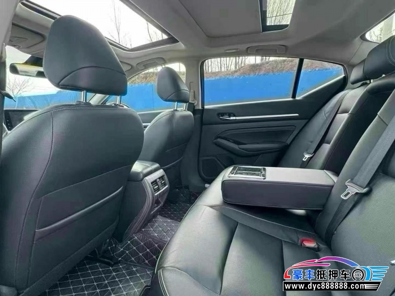 21年日产天籁轿车抵押车出售