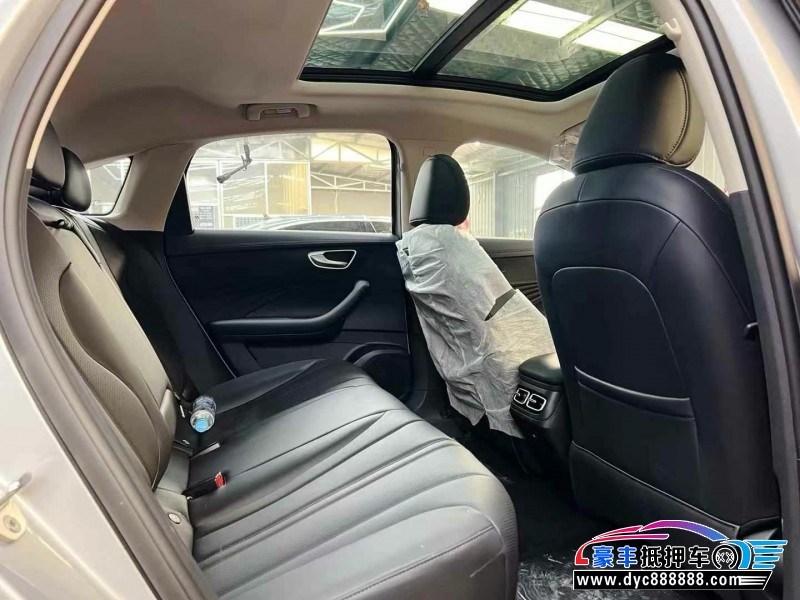 25年荣威D7轿车抵押车出售