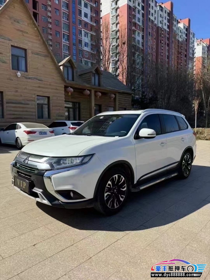 19年三菱欧蓝德轿车抵押车出售