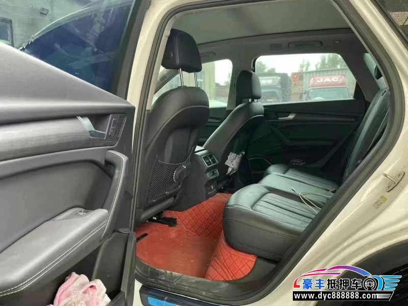 20年奥迪Q5轿车抵押车出售