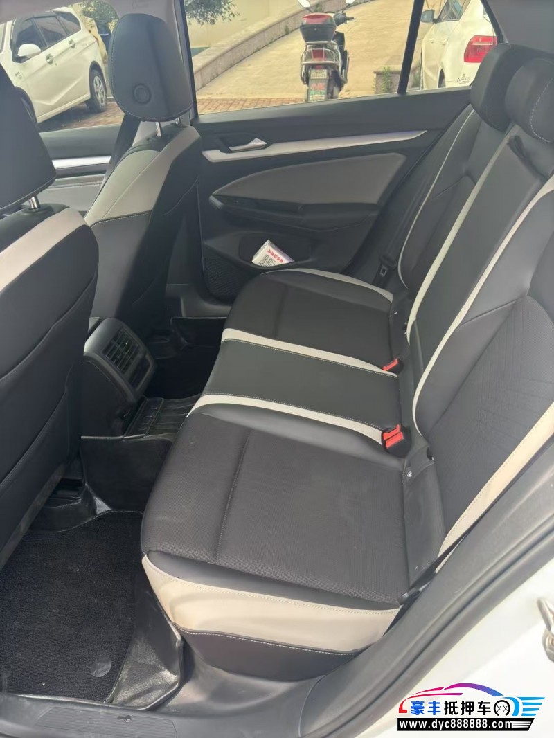 22年大众高尔夫轿车抵押车出售