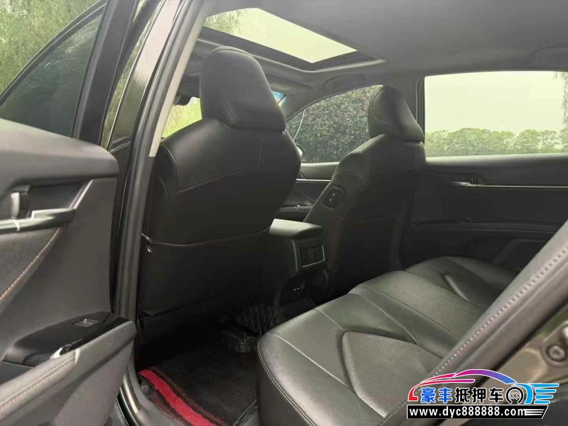 22年丰田凯美瑞轿车抵押车出售