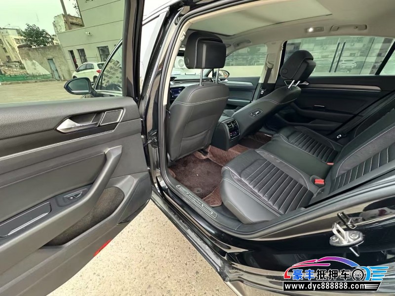 22年大众迈腾轿车抵押车出售