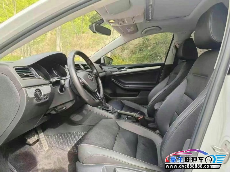 19年大众速腾轿车抵押车出售