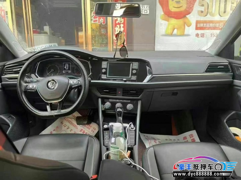 19年大众速腾轿车抵押车出售