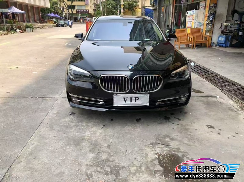 10年宝马7系轿车抵押车出售