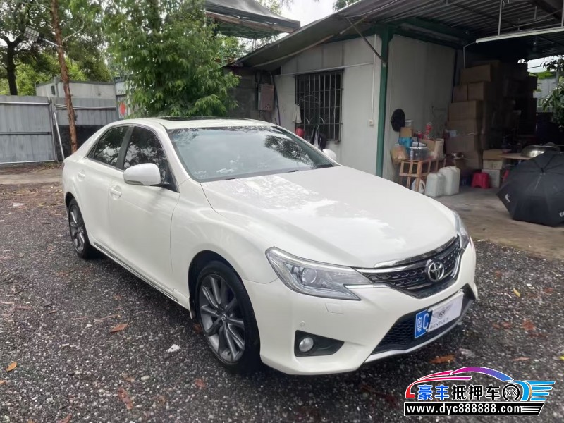 15年丰田锐志轿车抵押车出售