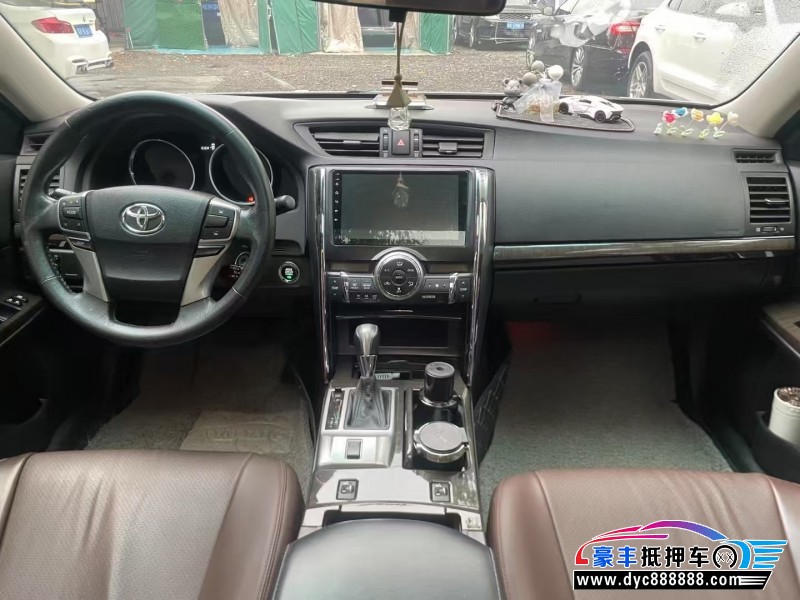 15年丰田锐志轿车抵押车出售