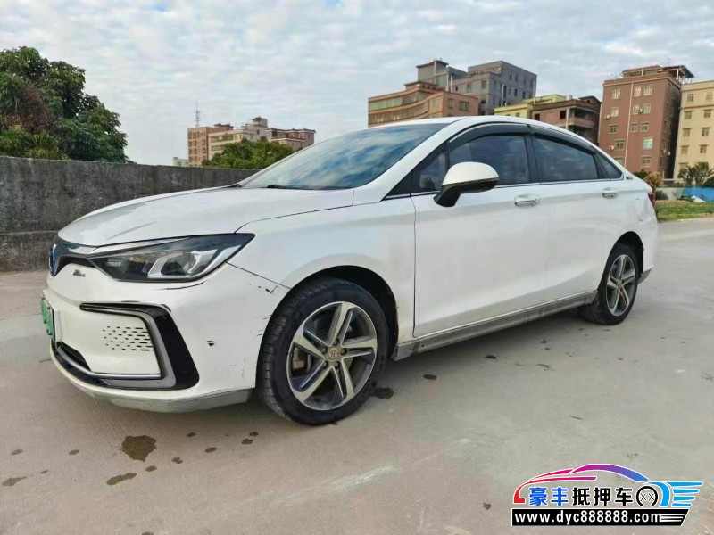 21年北汽新能源EU系列轿车抵押车出售