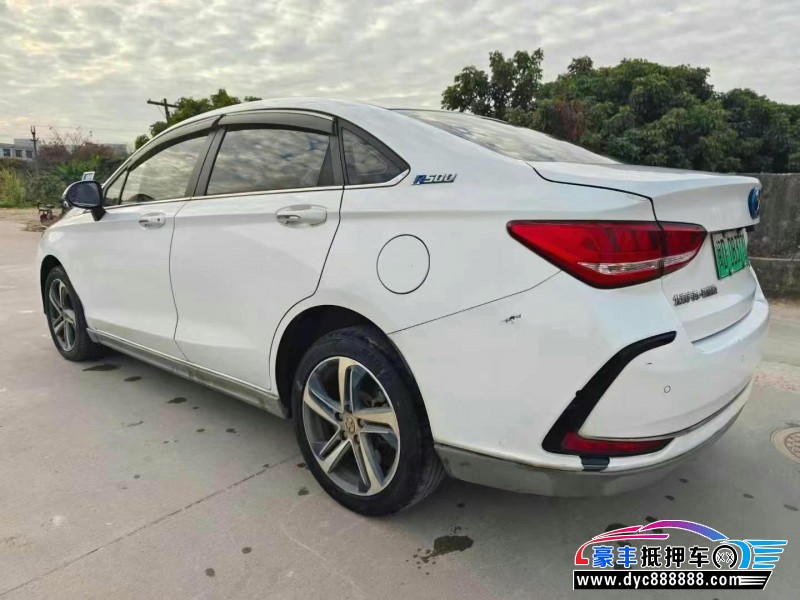 21年北汽新能源EU系列轿车抵押车出售