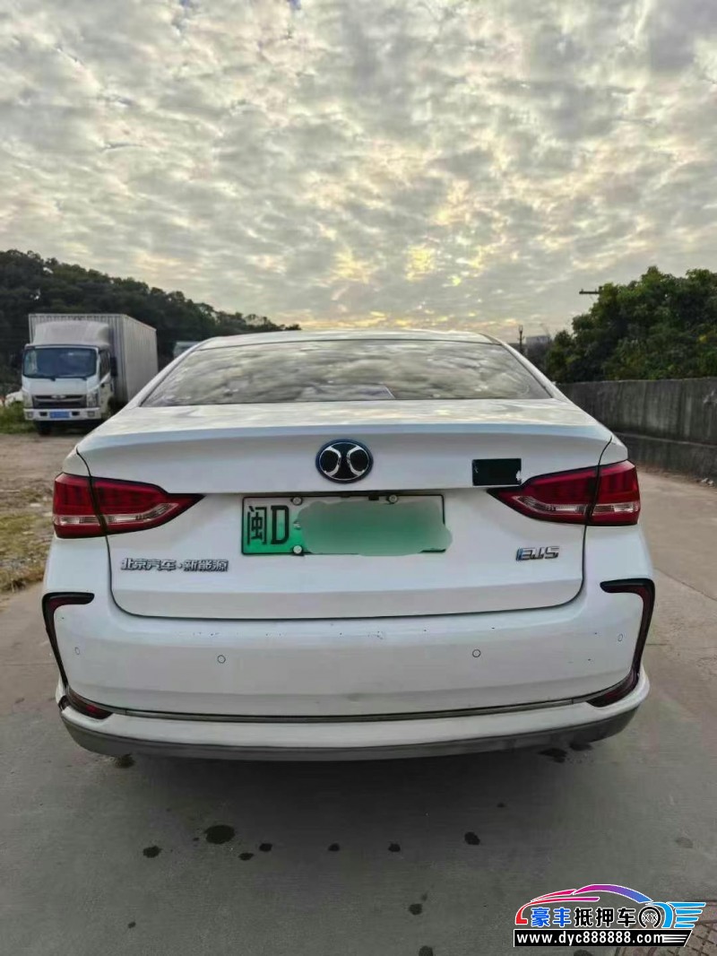 21年北汽新能源EU系列轿车抵押车出售