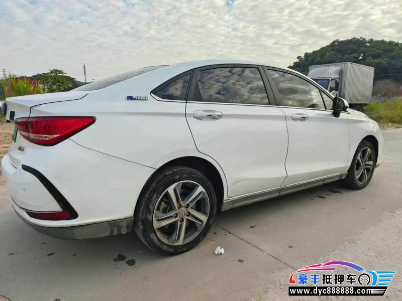 21年北汽新能源EU系列轿车抵押车出售