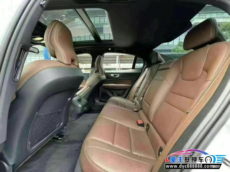 22年沃尔沃S60轿车抵押车出售