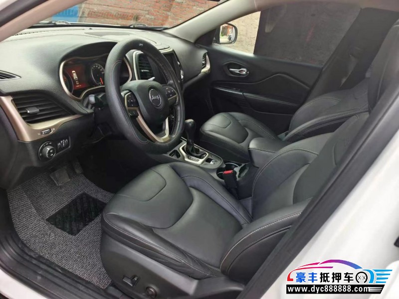 16年Jeep自由光SUV抵押车出售