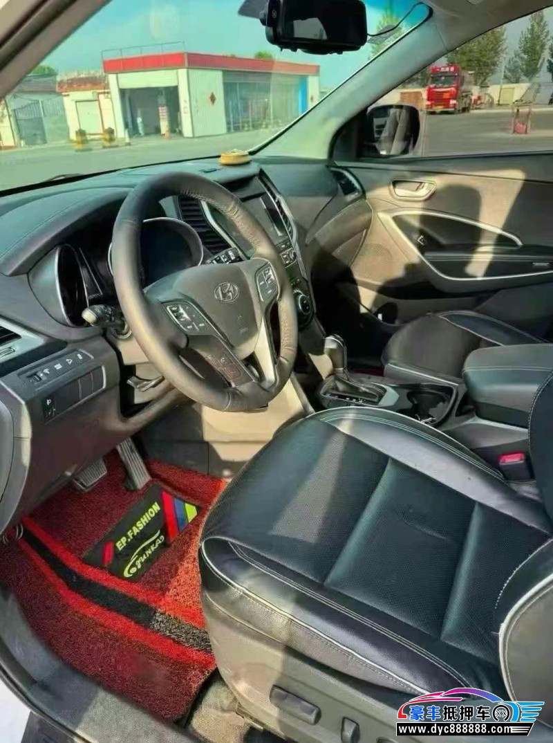 17年现代新胜达SUV抵押车出售