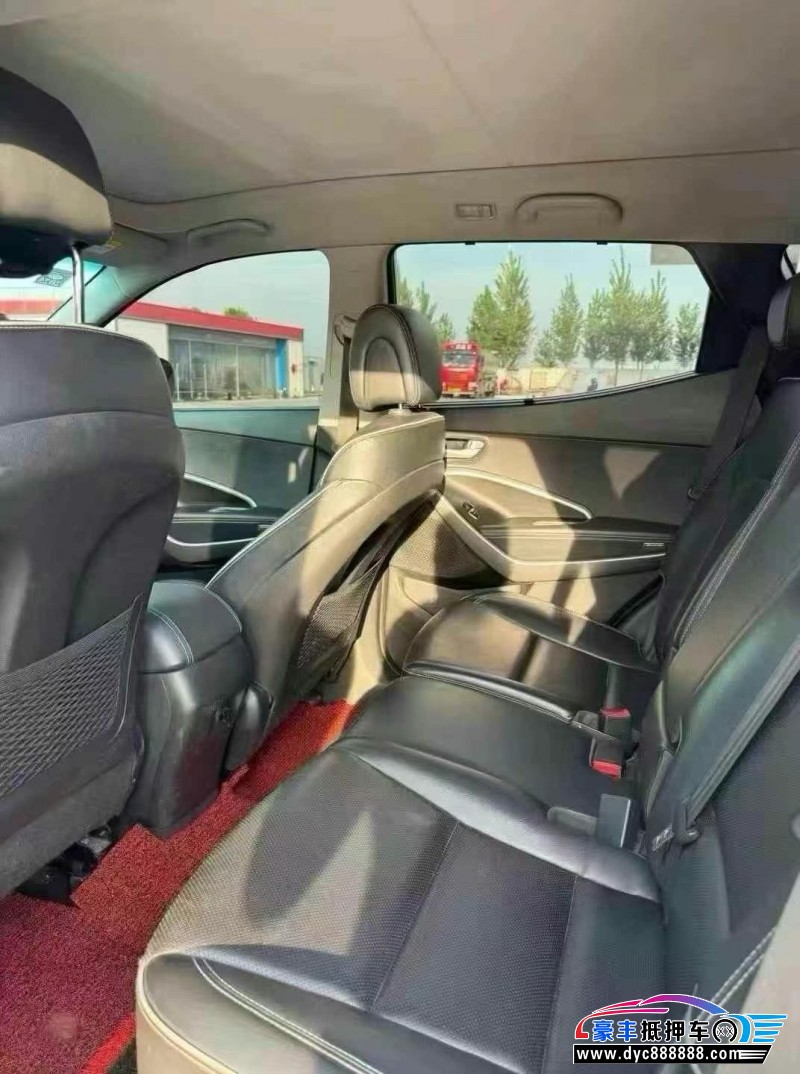 17年现代新胜达SUV抵押车出售