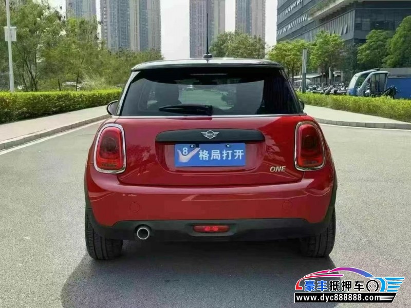 21年宝马MINISUV抵押车出售