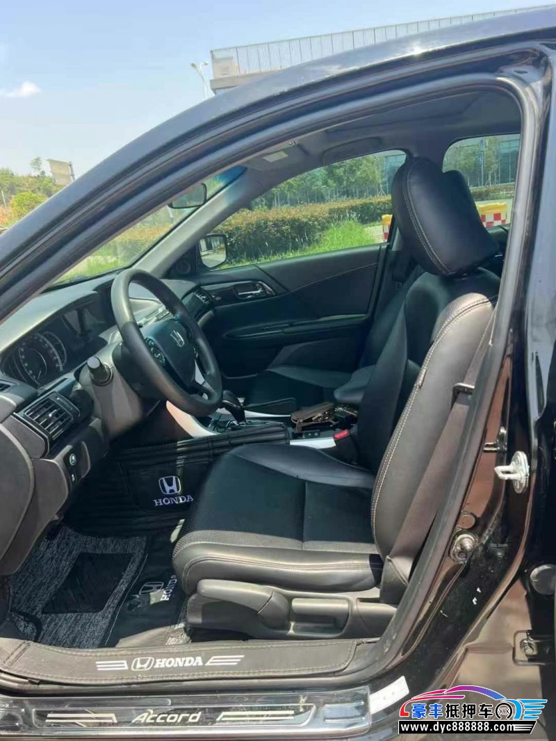 18年本田雅阁轿车抵押车出售