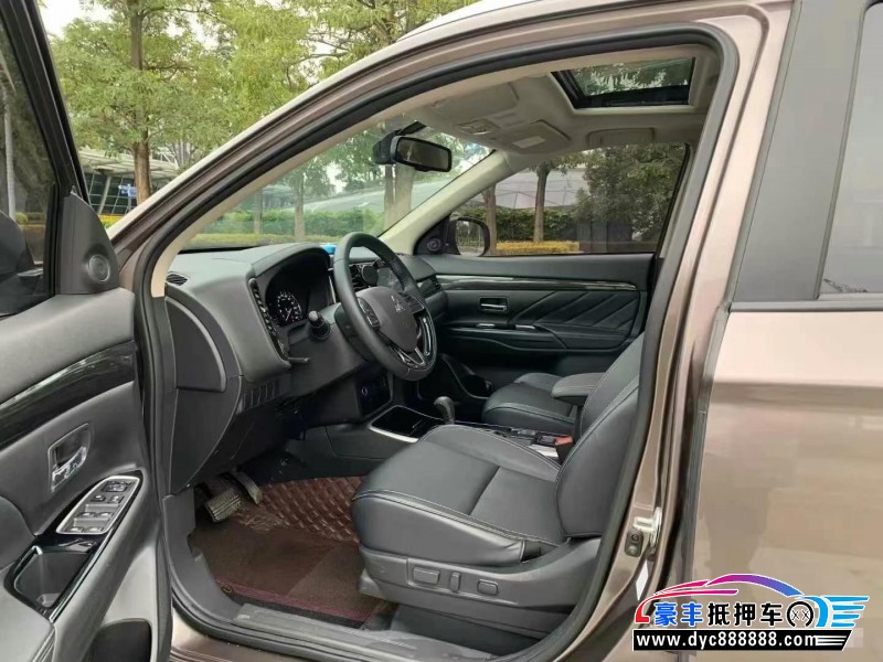 18年三菱欧蓝德SUV抵押车出售