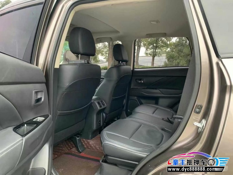 18年三菱欧蓝德SUV抵押车出售