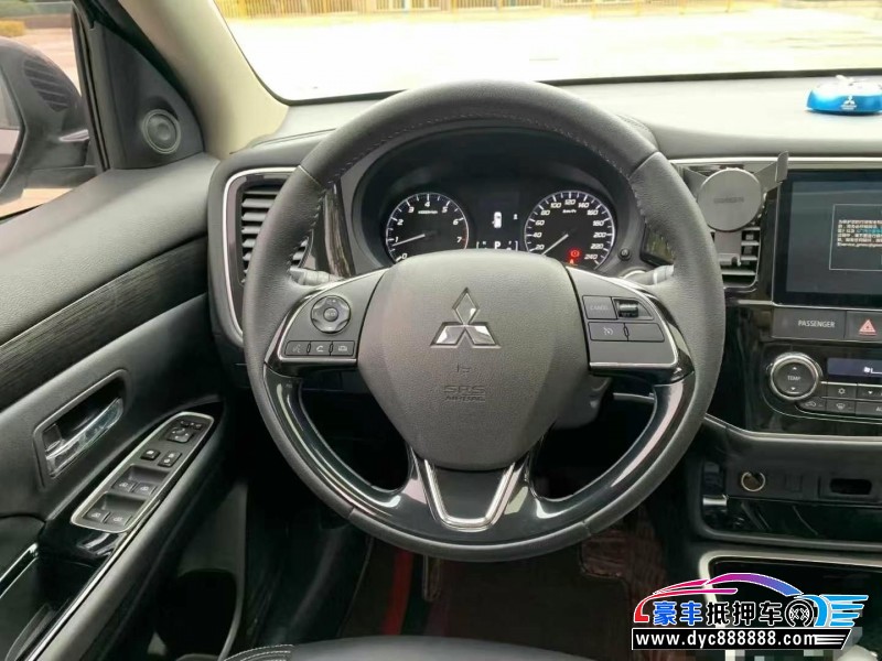 18年三菱欧蓝德SUV抵押车出售