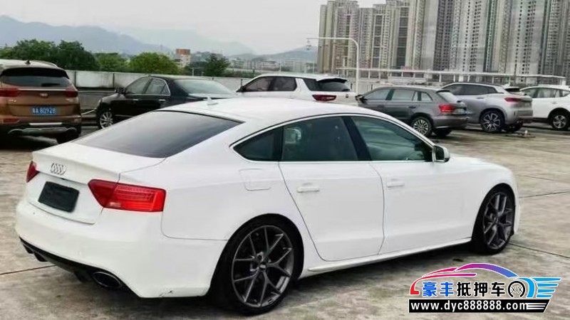 13年奥迪A5轿车抵押车出售