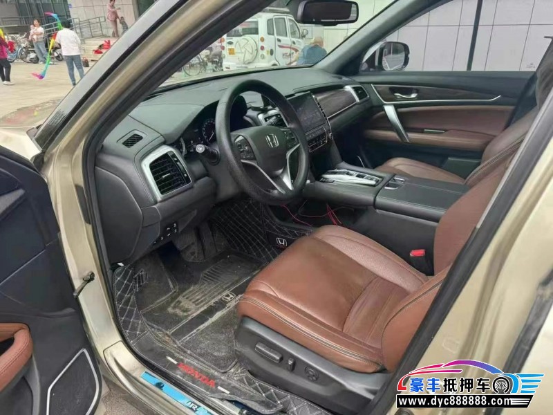 17年本田UR-V轿车抵押车出售