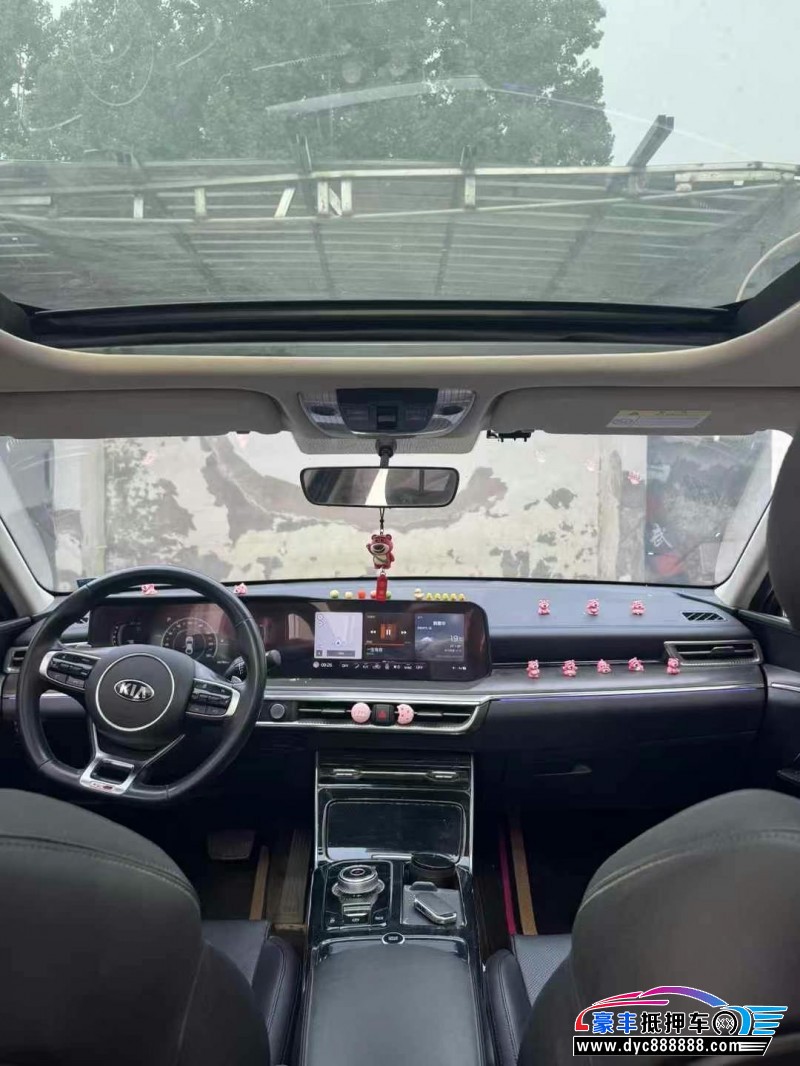 21年起亚K5轿车抵押车出售