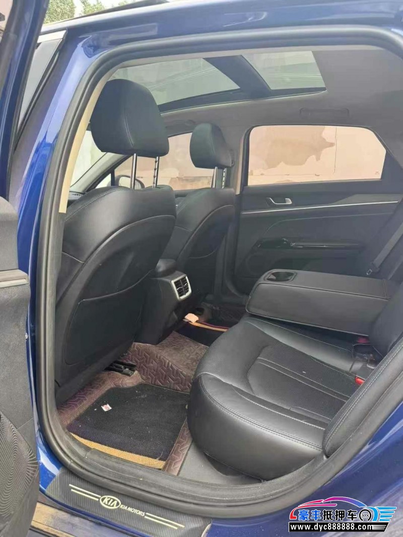 21年起亚K5轿车抵押车出售