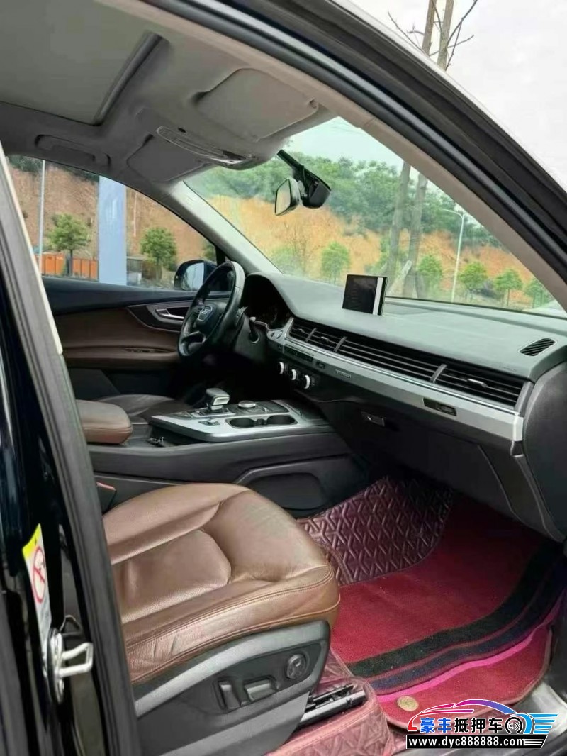 17年奥迪Q7轿车抵押车出售