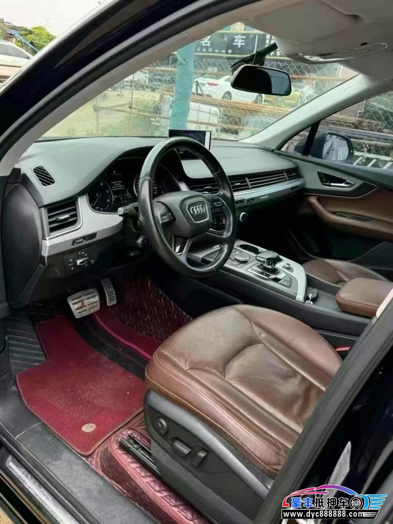 17年奥迪Q7轿车抵押车出售