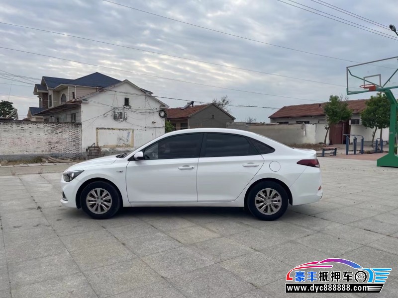 20年现代悦动轿车抵押车出售