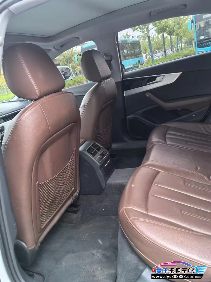 20年奥迪A4L轿车抵押车出售