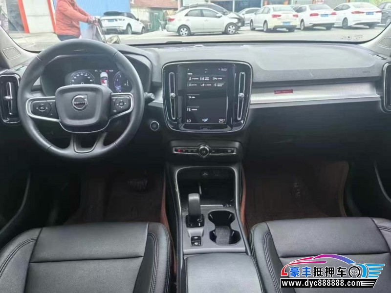 22年沃尔沃XC40轿车抵押车出售
