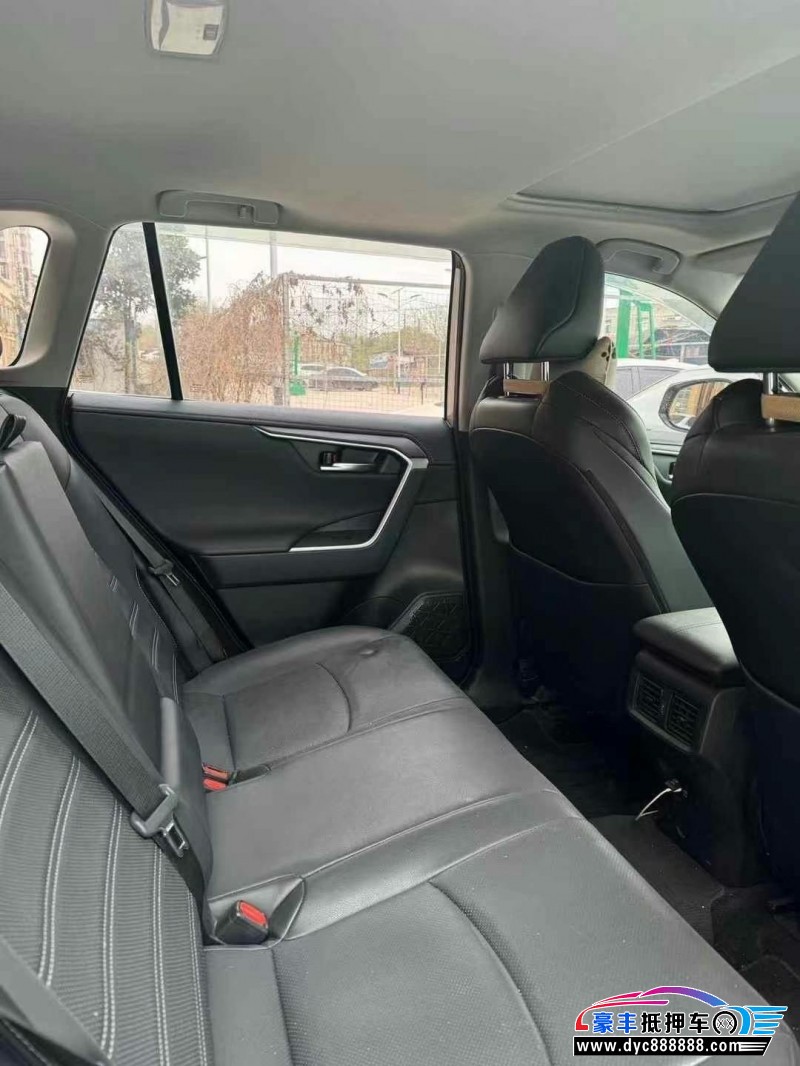 20年丰田威兰达轿车抵押车出售