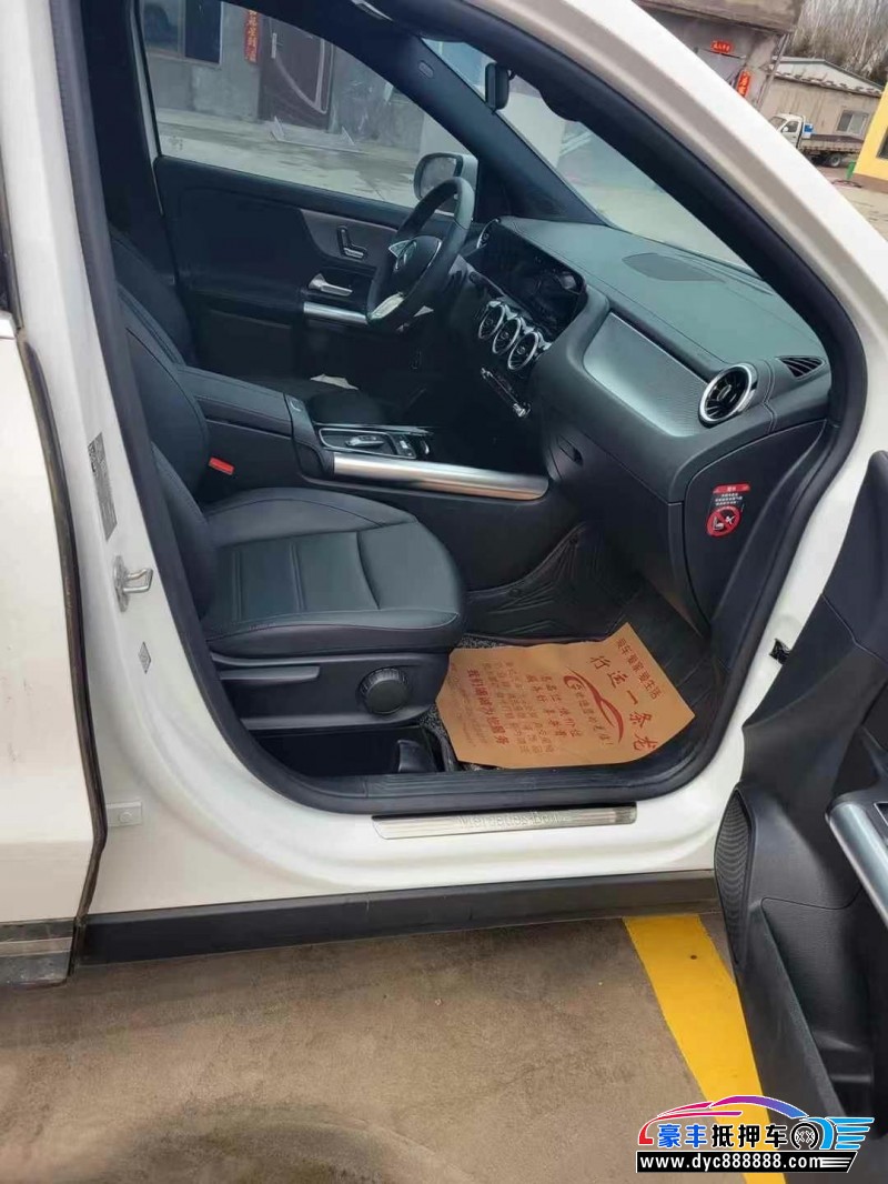 24年奔驰GLA轿车抵押车出售