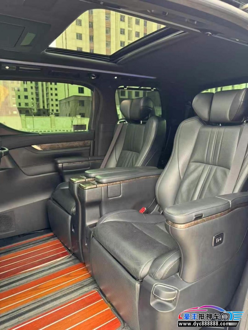 19年丰田埃尔法轿车抵押车出售