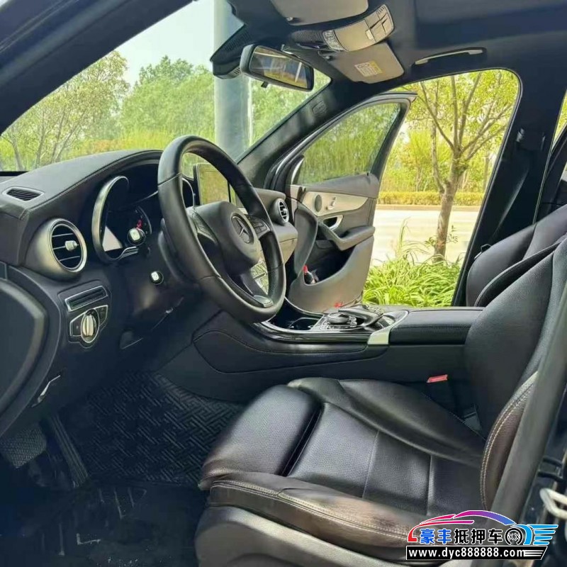 18年奔驰GLC轿车抵押车出售