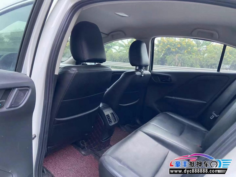 17年本田锋范轿车抵押车出售