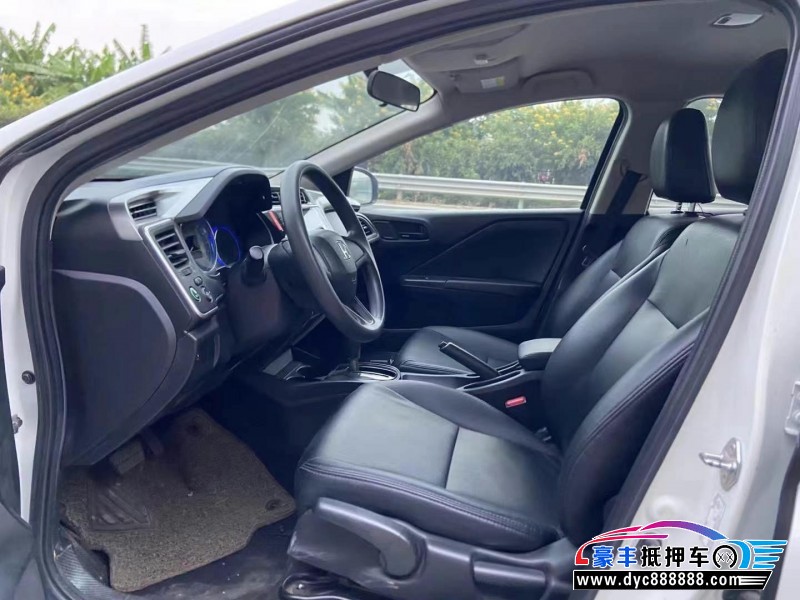 17年本田锋范轿车抵押车出售