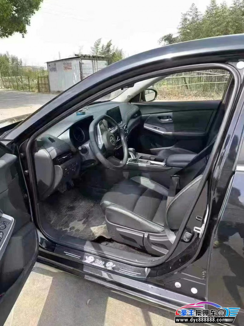 22年日产轩逸轿车抵押车出售